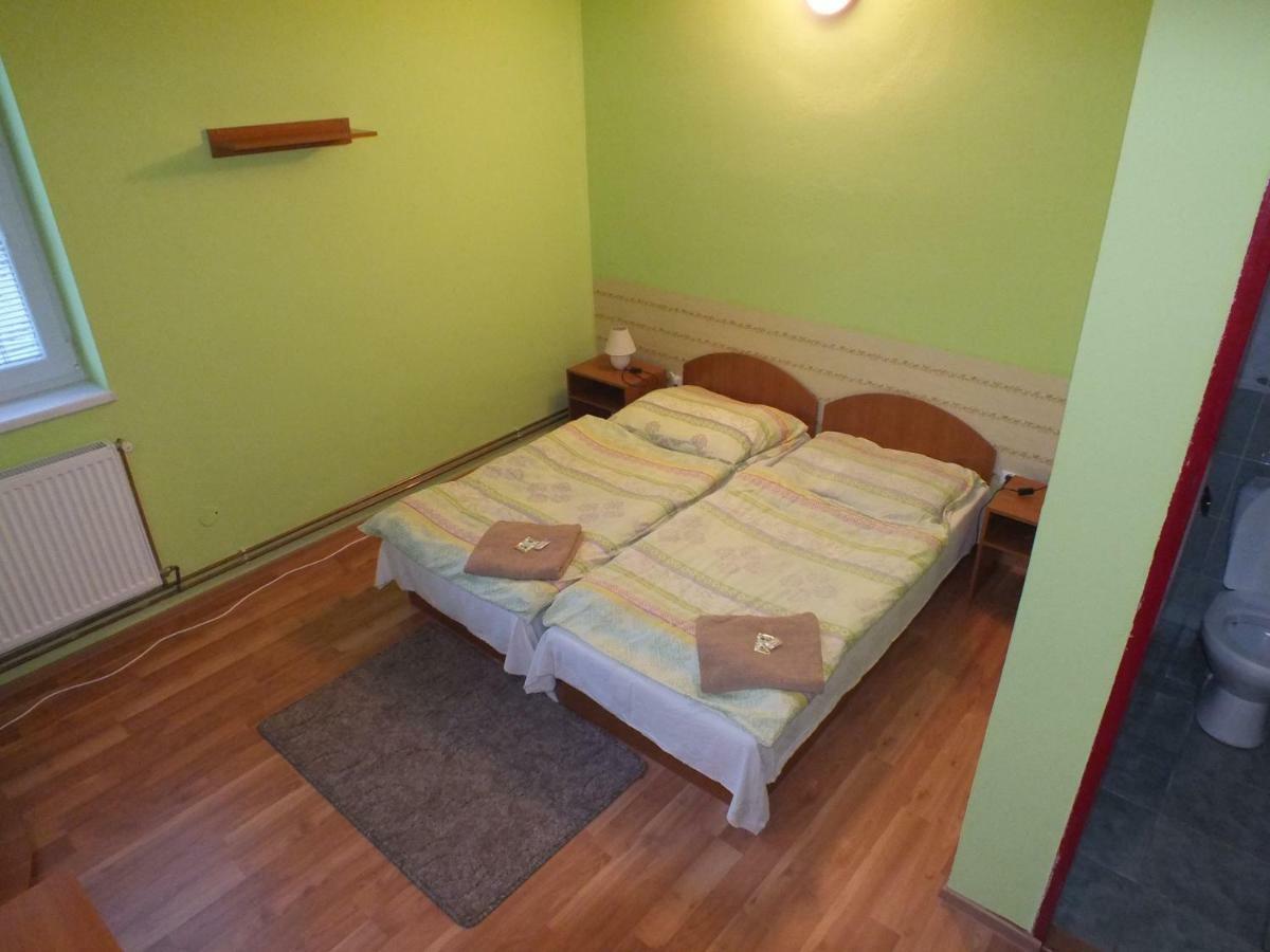 Fan Fan Penzion Rožňava Buitenkant foto