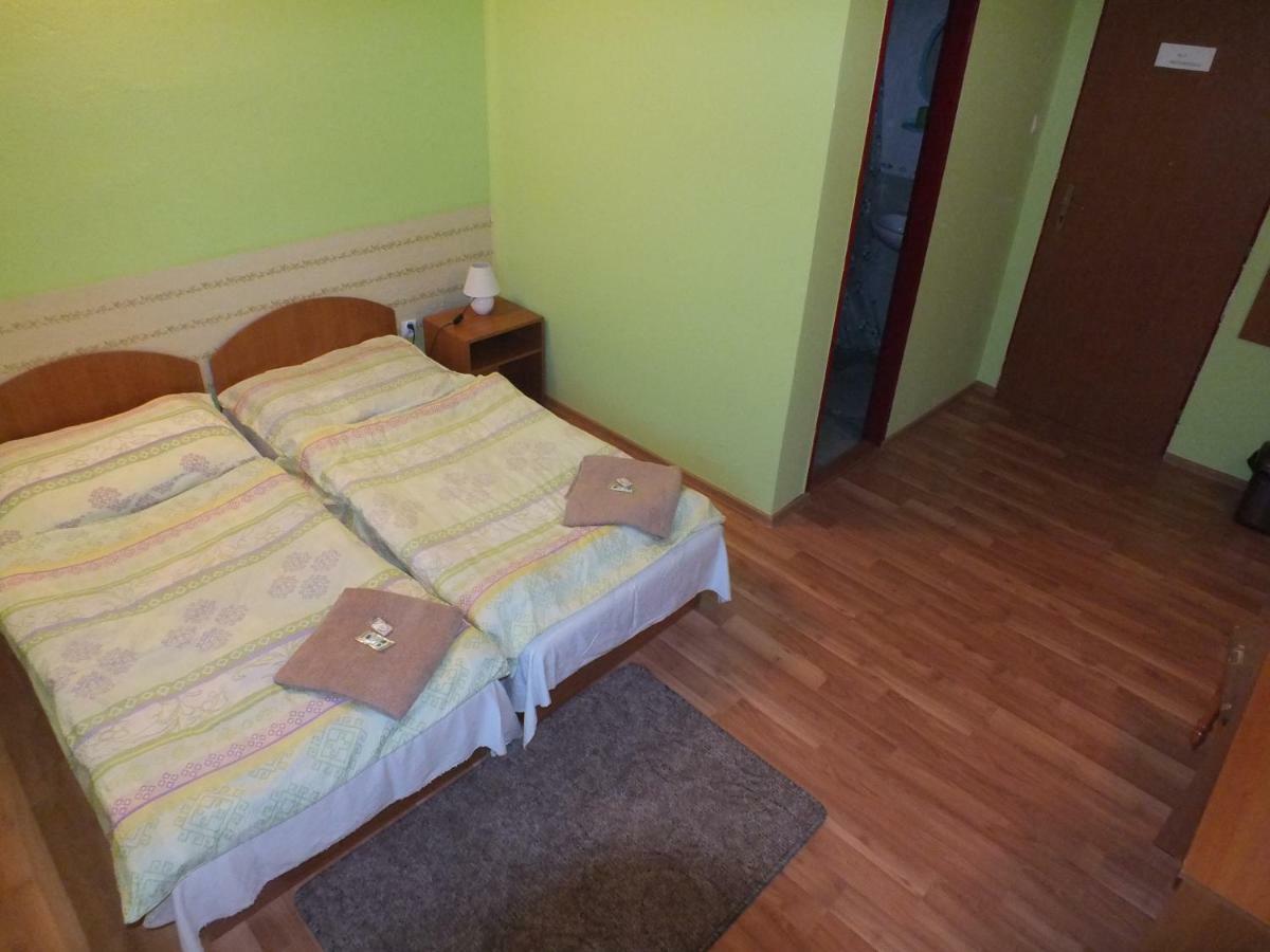 Fan Fan Penzion Rožňava Buitenkant foto